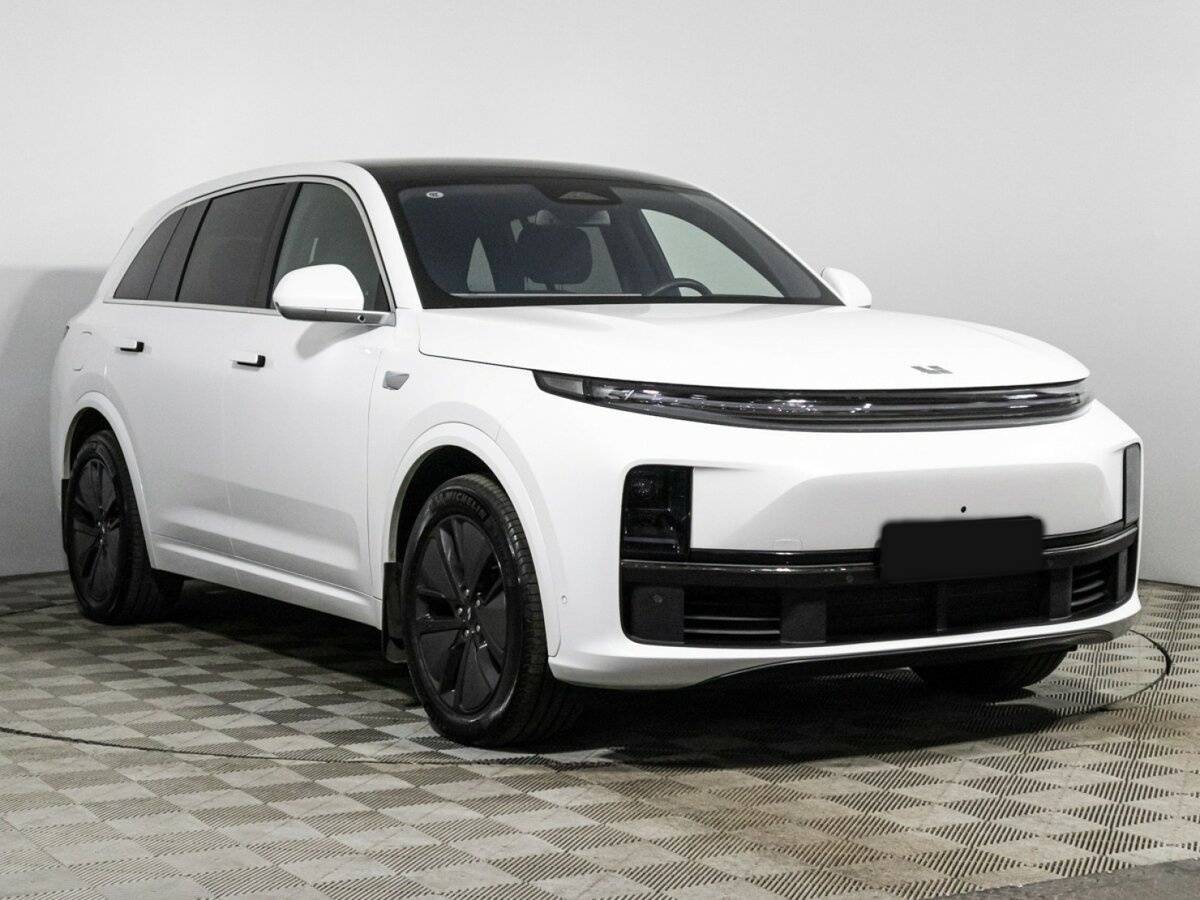 LiXiang L7 с пробегом — 2024 год. Фото: #2