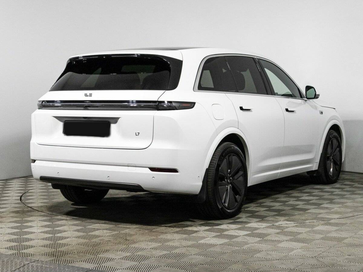 LiXiang L7 с пробегом — 2024 год. Фото: #4