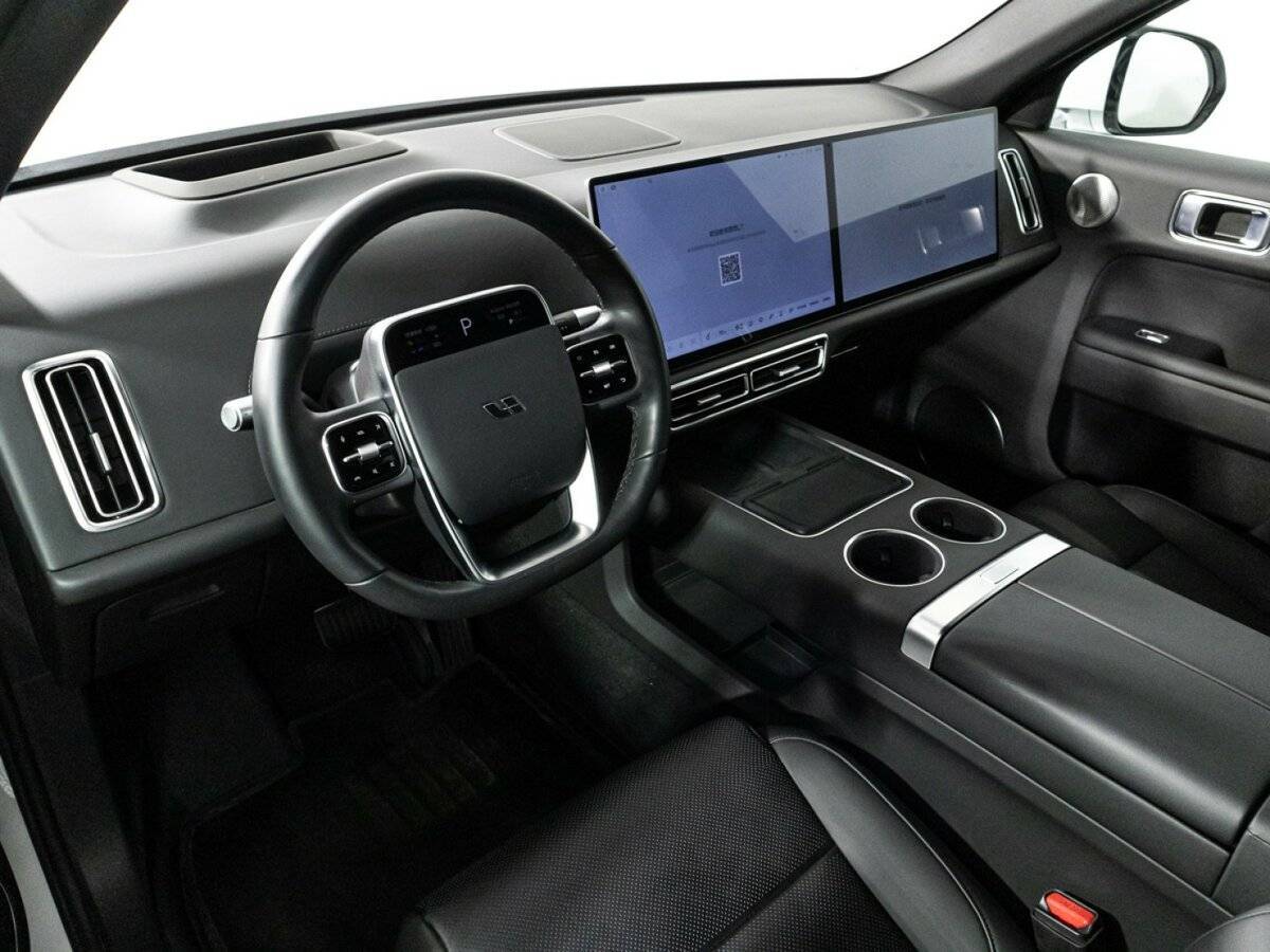 LiXiang L7 с пробегом — 2024 год. Фото: #10