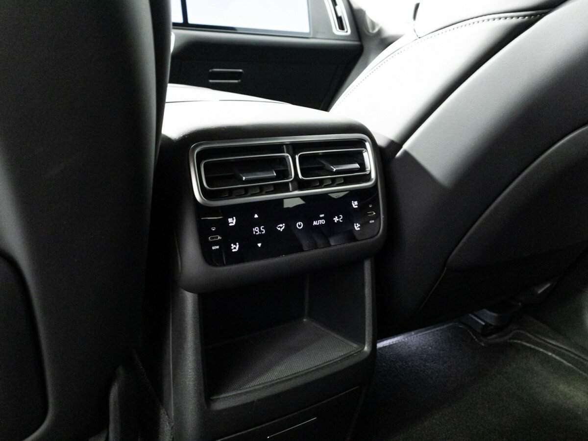 LiXiang L7 с пробегом — 2024 год. Фото: #19