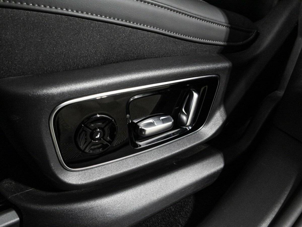 LiXiang L7 с пробегом — 2024 год. Фото: #22