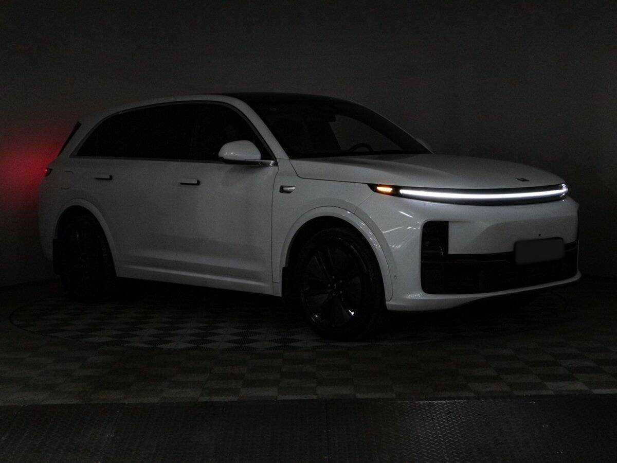 LiXiang L7 с пробегом — 2024 год. Фото: #29