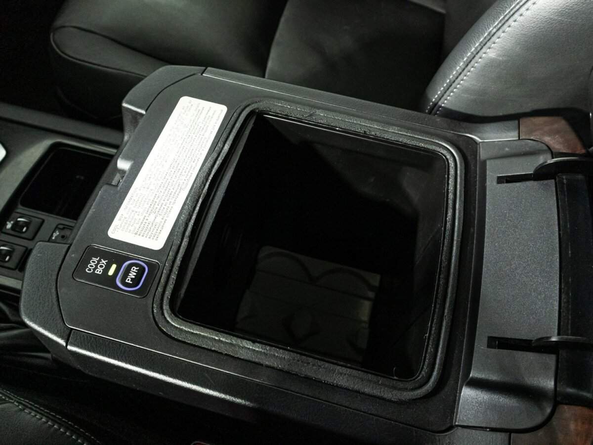 Toyota Land Cruiser Prado с пробегом — 2015 год. Фото: #25