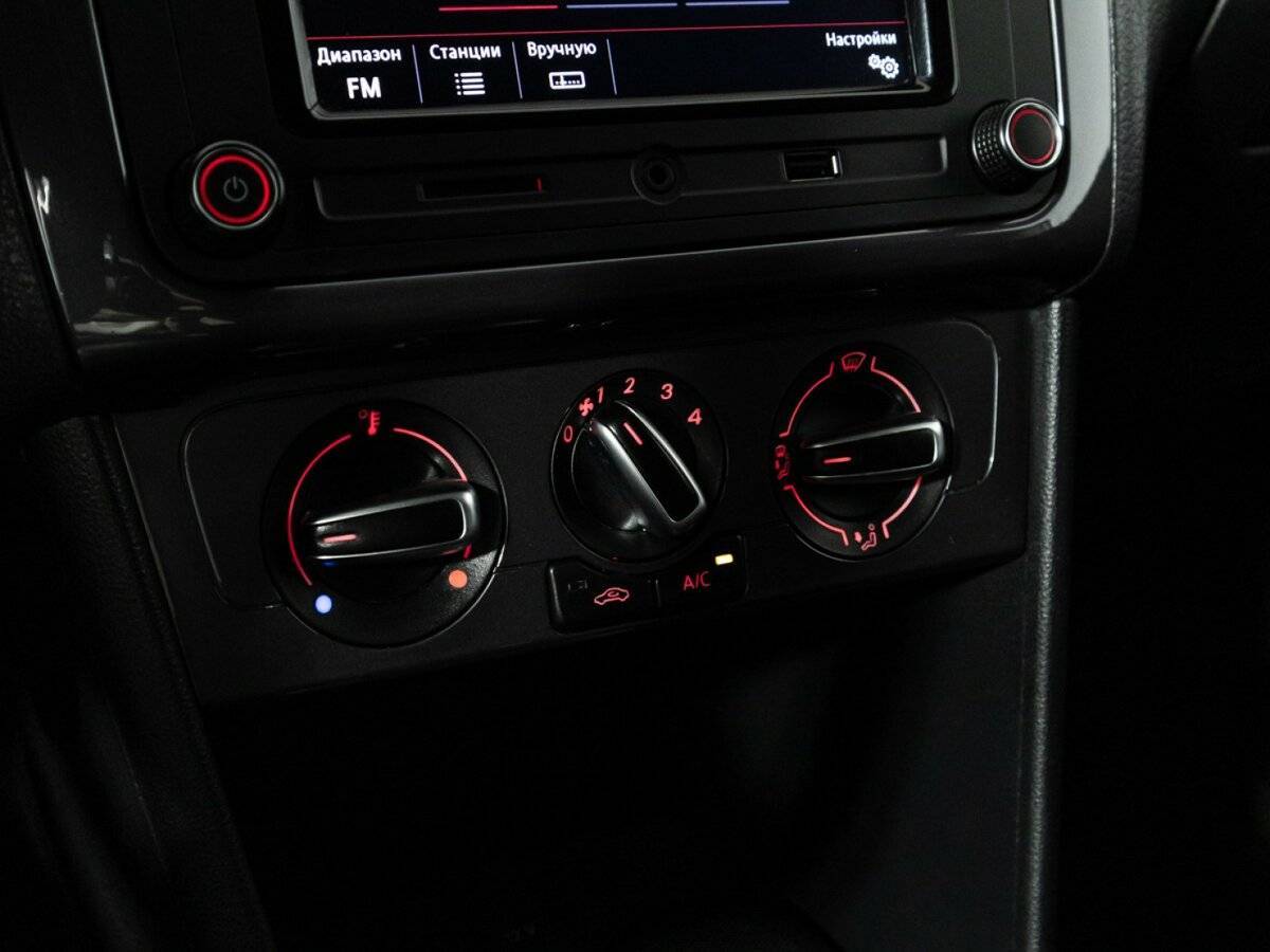 Volkswagen Polo с пробегом — 2018 год. Фото: #16