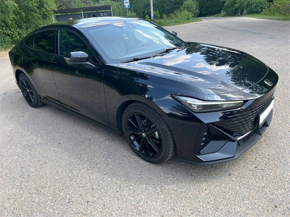 Changan UNI-V с пробегом — 2023 год. Фото: #2