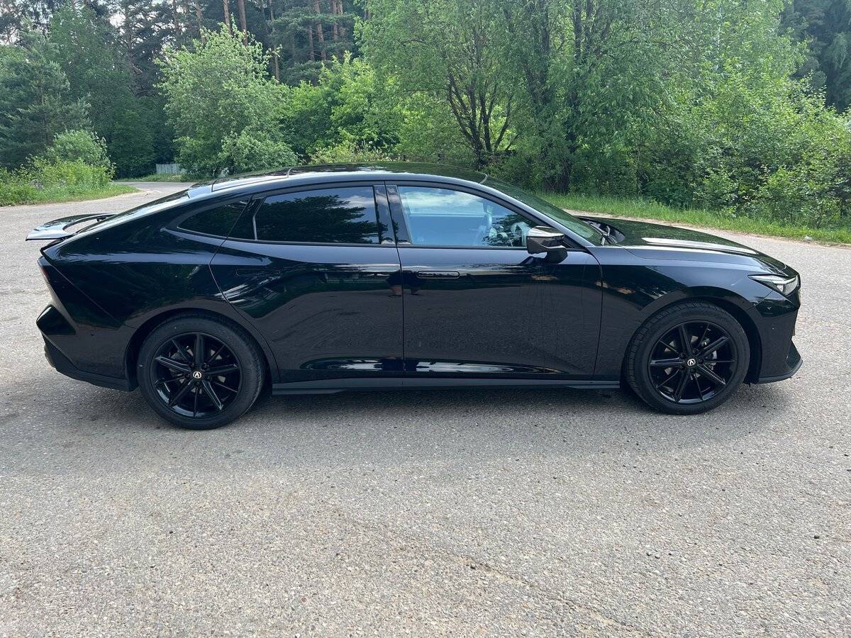 Changan UNI-V с пробегом — 2023 год. Фото: #3