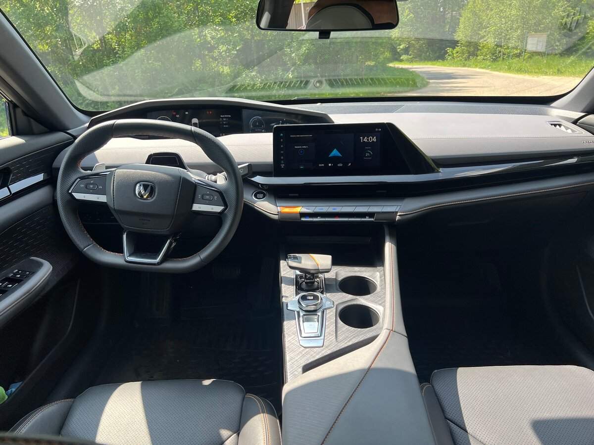 Changan UNI-V с пробегом — 2023 год. Фото: #10