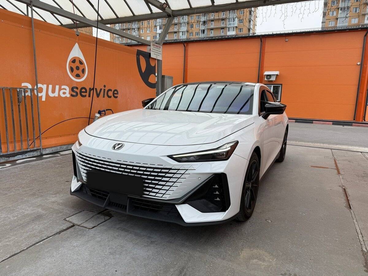 Changan UNI-V с пробегом — 2023 год. Фото: #2