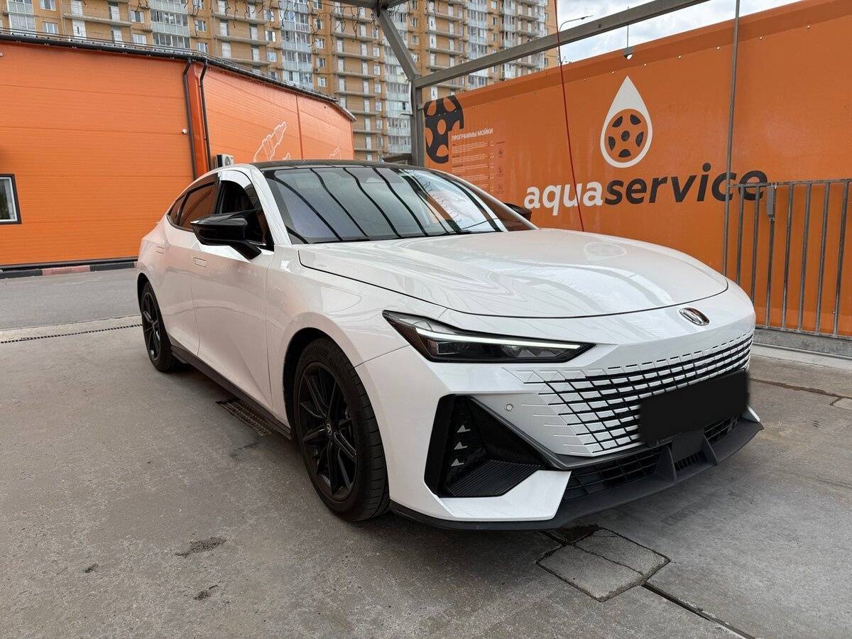 Changan UNI-V с пробегом — 2023 год. Фото: #3