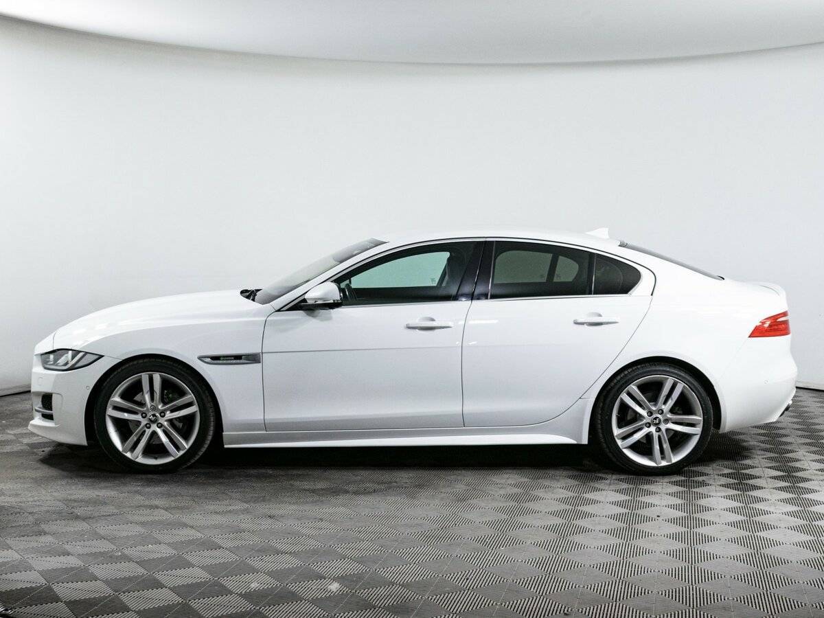 Jaguar XE с пробегом — 2015 год. Фото: #7