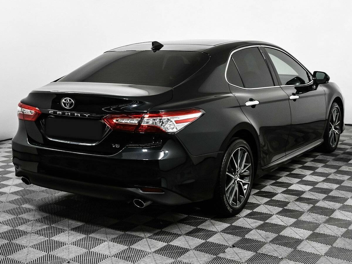 Toyota Camry с пробегом — 2023 год. Фото: #4