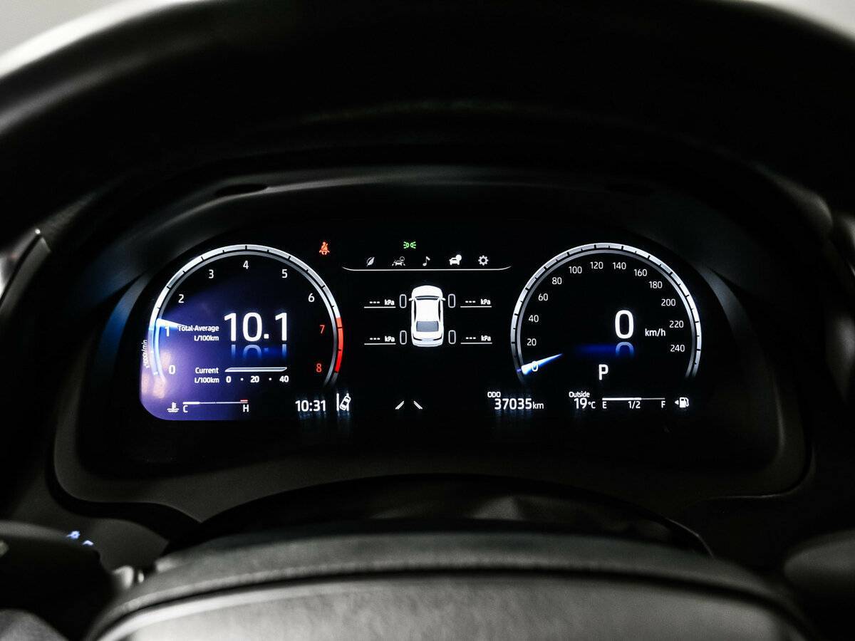 Toyota Camry с пробегом — 2023 год. Фото: #9