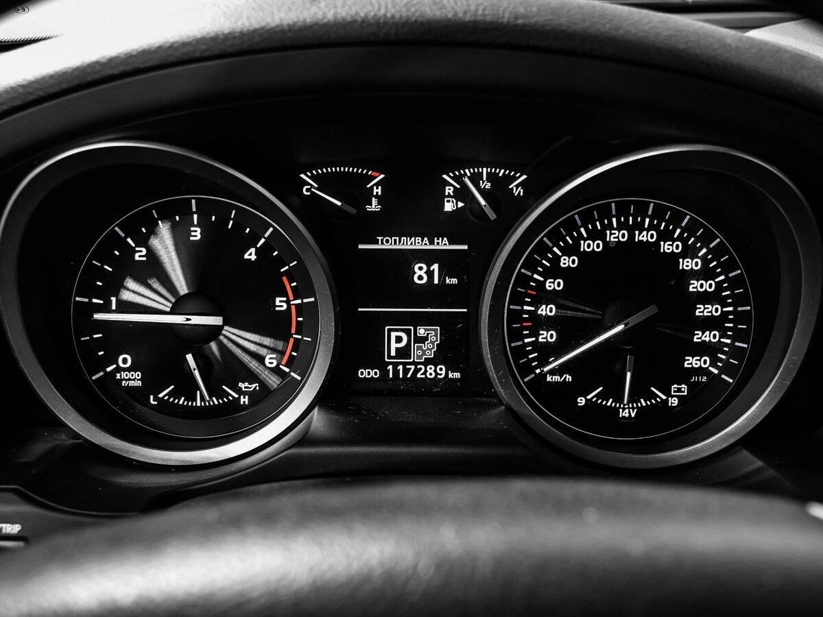 Toyota Land Cruiser с пробегом — 2012 год. Фото: #9