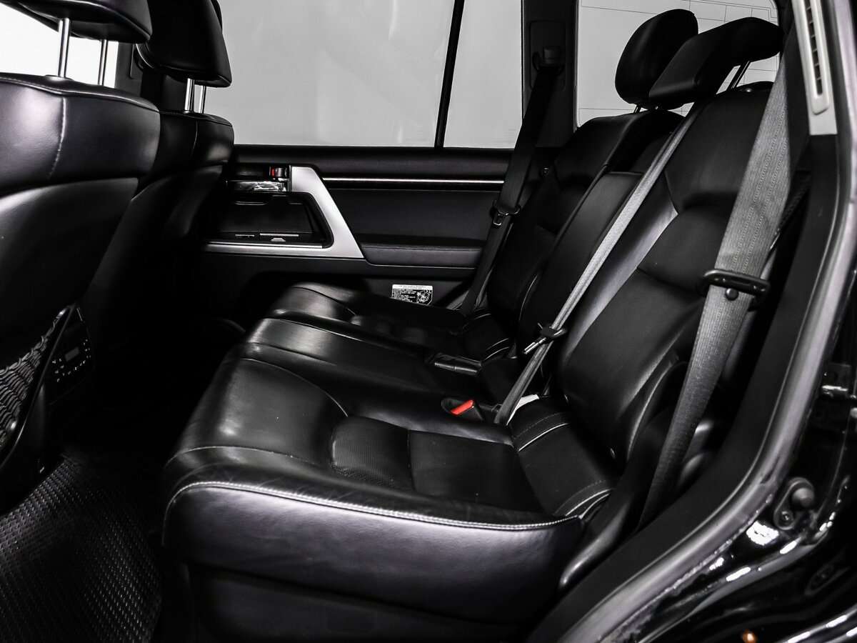 Toyota Land Cruiser с пробегом — 2012 год. Фото: #12