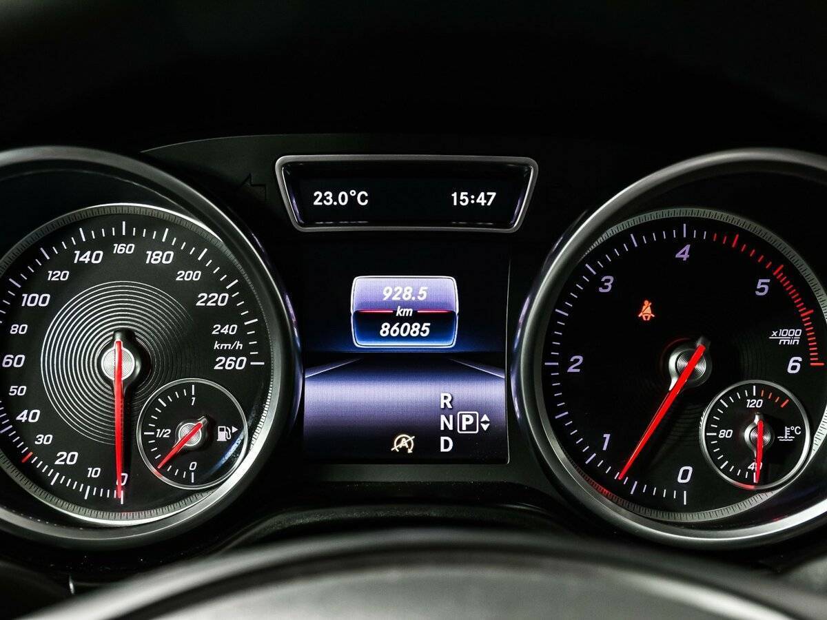 Mercedes-Benz GLE Coupe с пробегом — 2015 год. Фото: #9