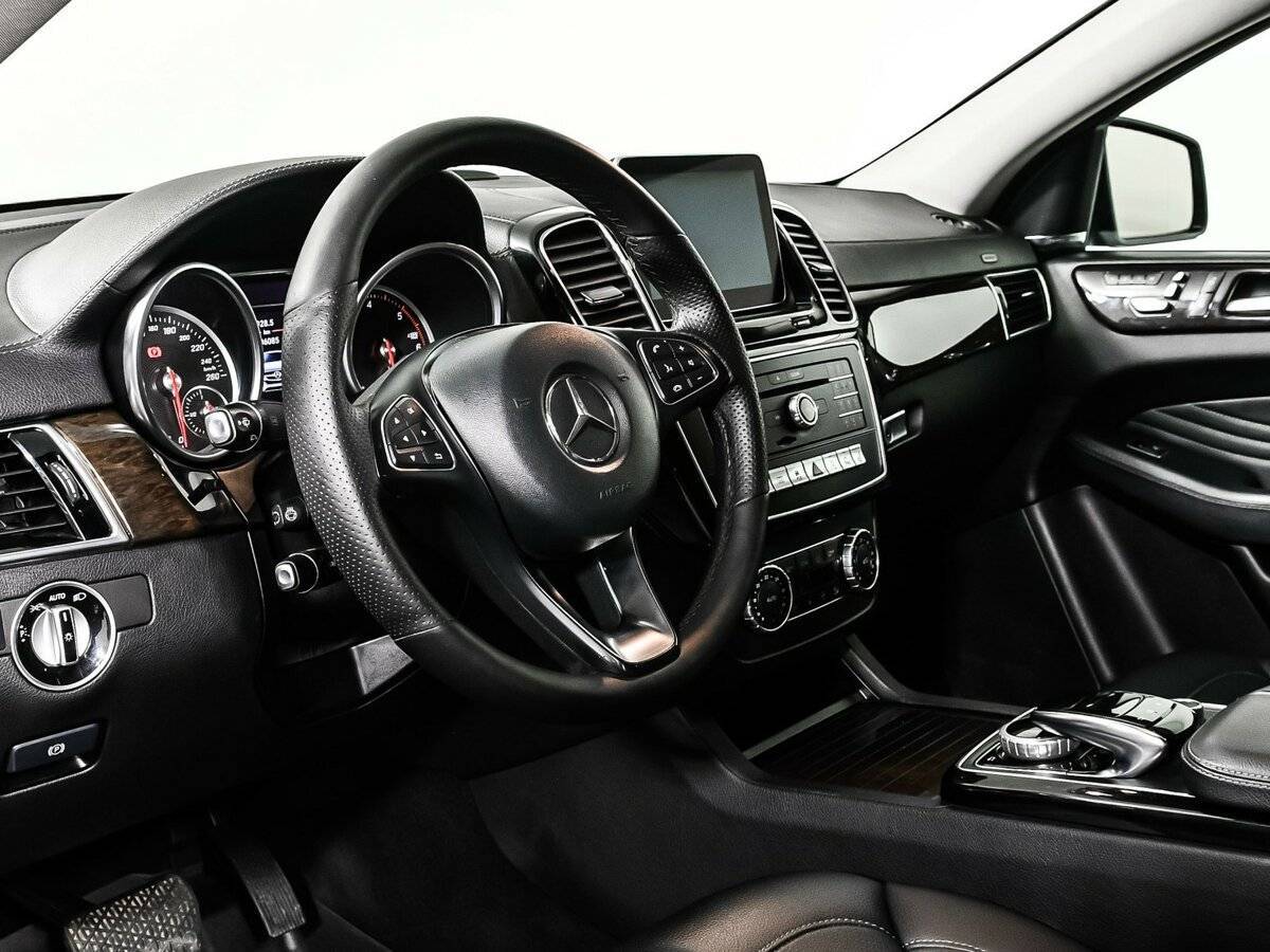 Mercedes-Benz GLE Coupe с пробегом — 2015 год. Фото: #11