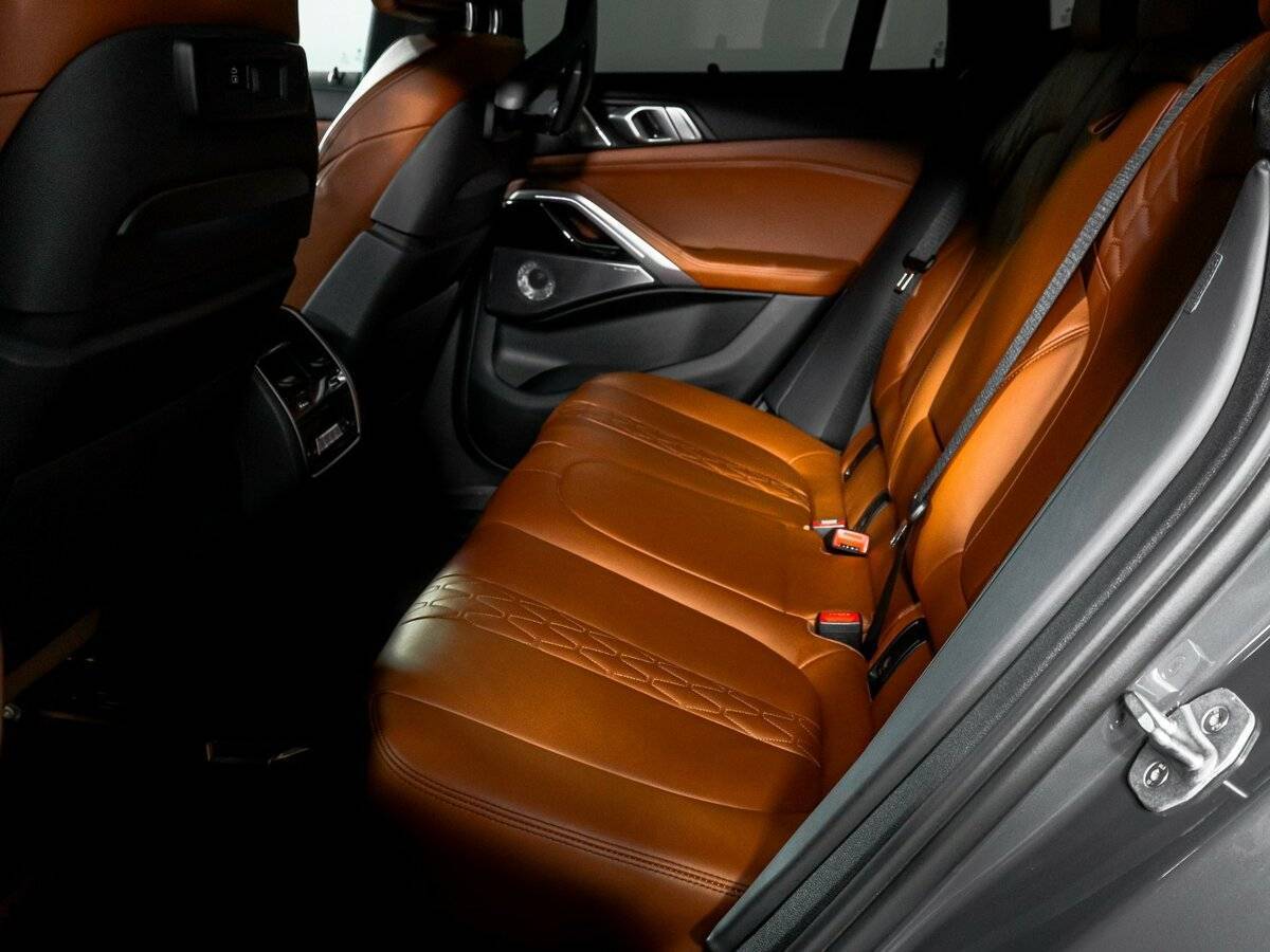 BMW X6 с пробегом — 2023 год. Фото: #9