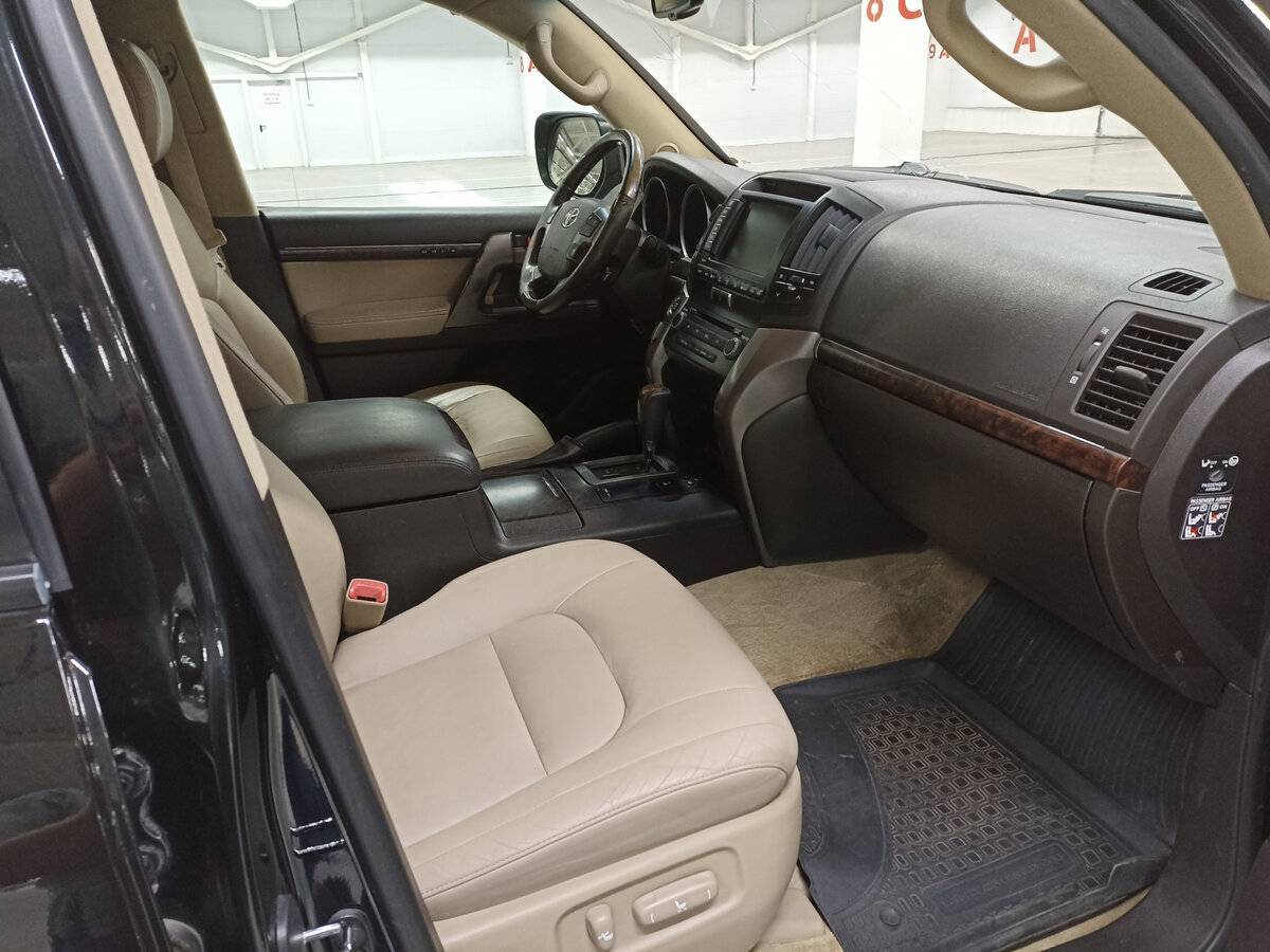 Toyota Land Cruiser с пробегом — 2009 год. Фото: #10