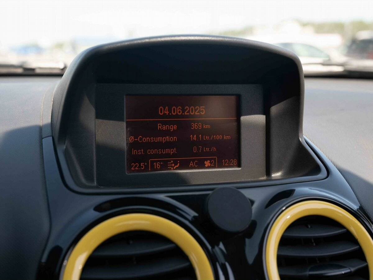 Opel Corsa с пробегом — 2011 год. Фото: #13