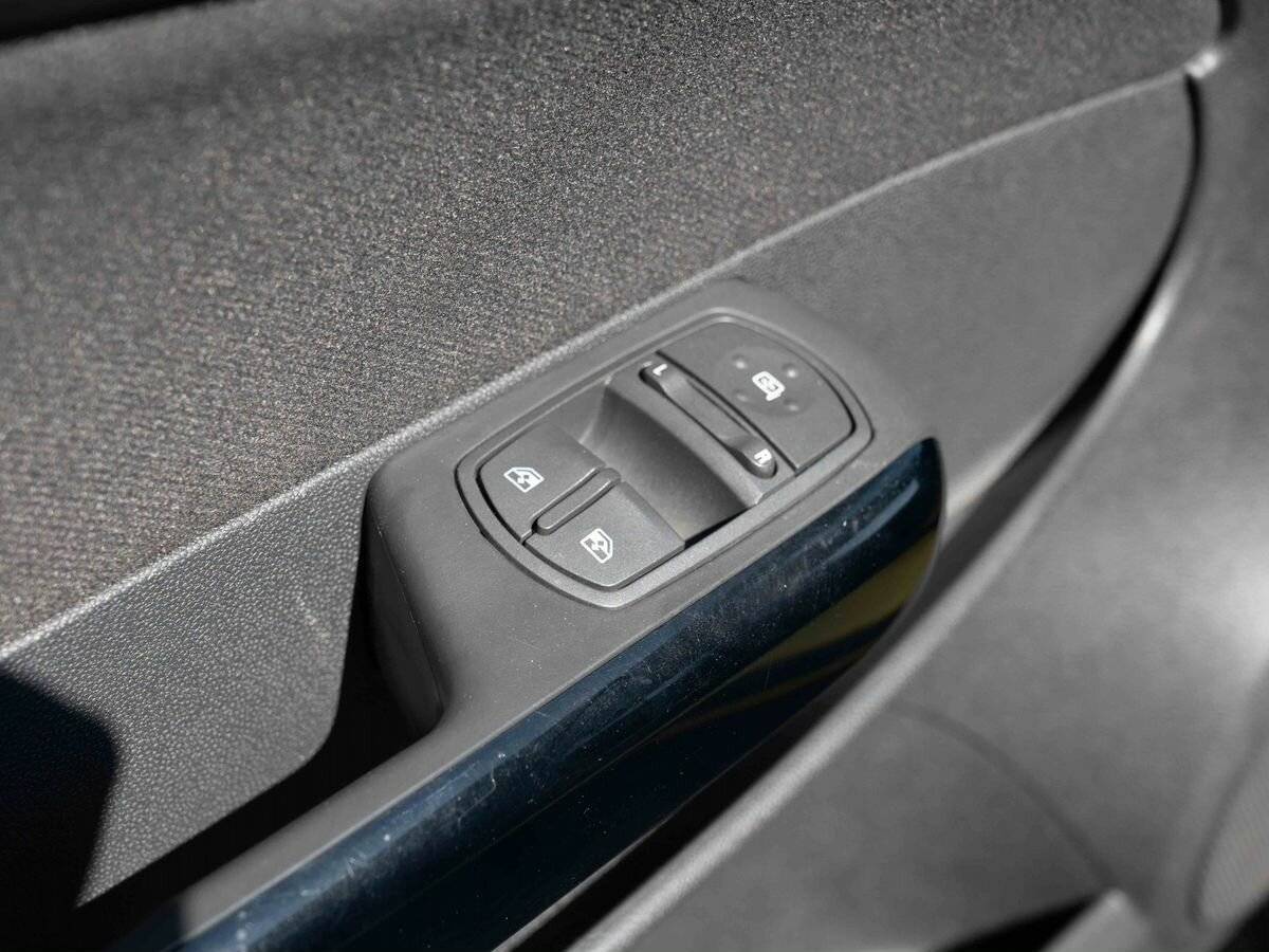 Opel Corsa с пробегом — 2011 год. Фото: #14