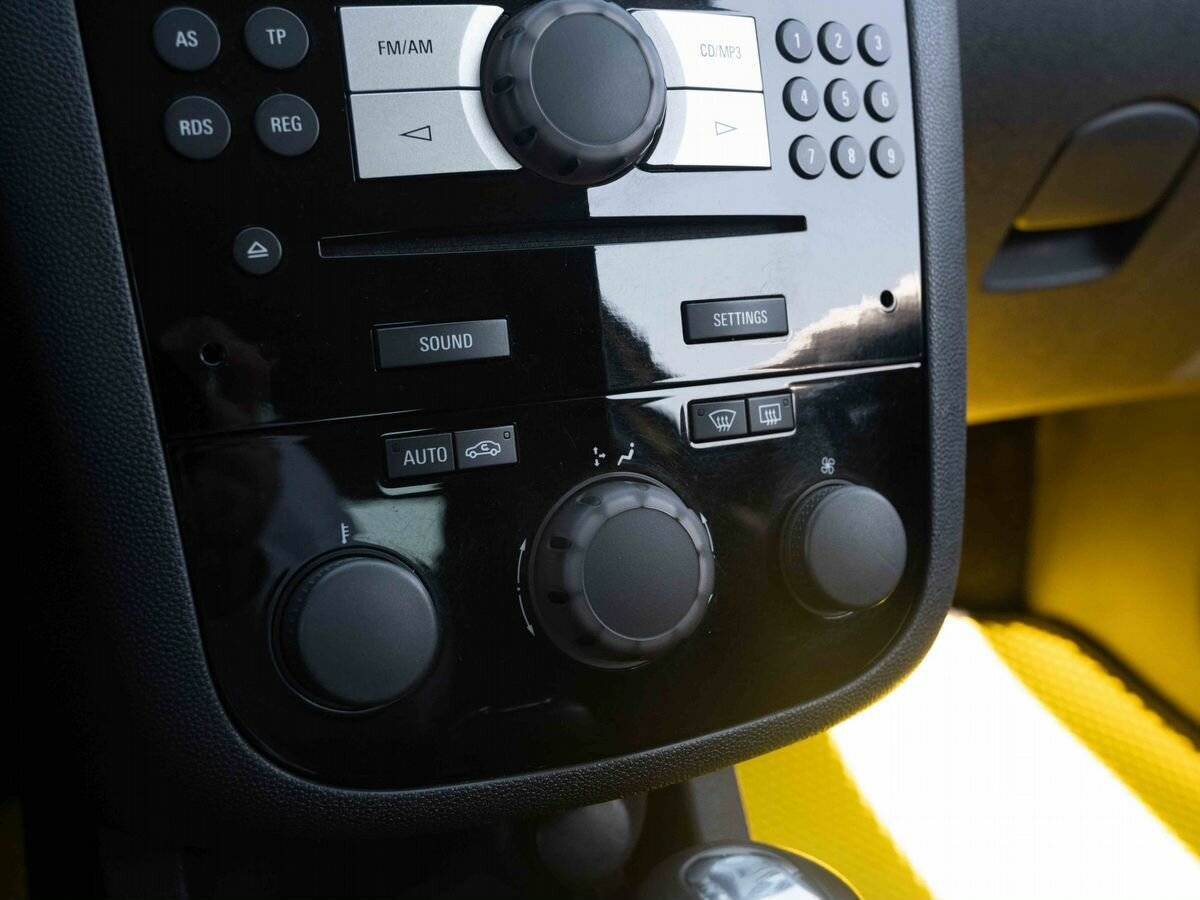 Opel Corsa с пробегом — 2011 год. Фото: #17