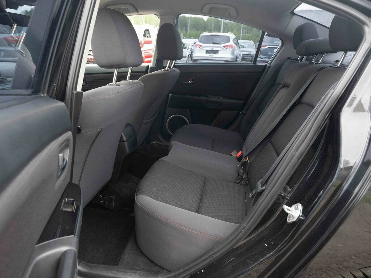 Mazda 3 с пробегом — 2008 год. Фото: #9