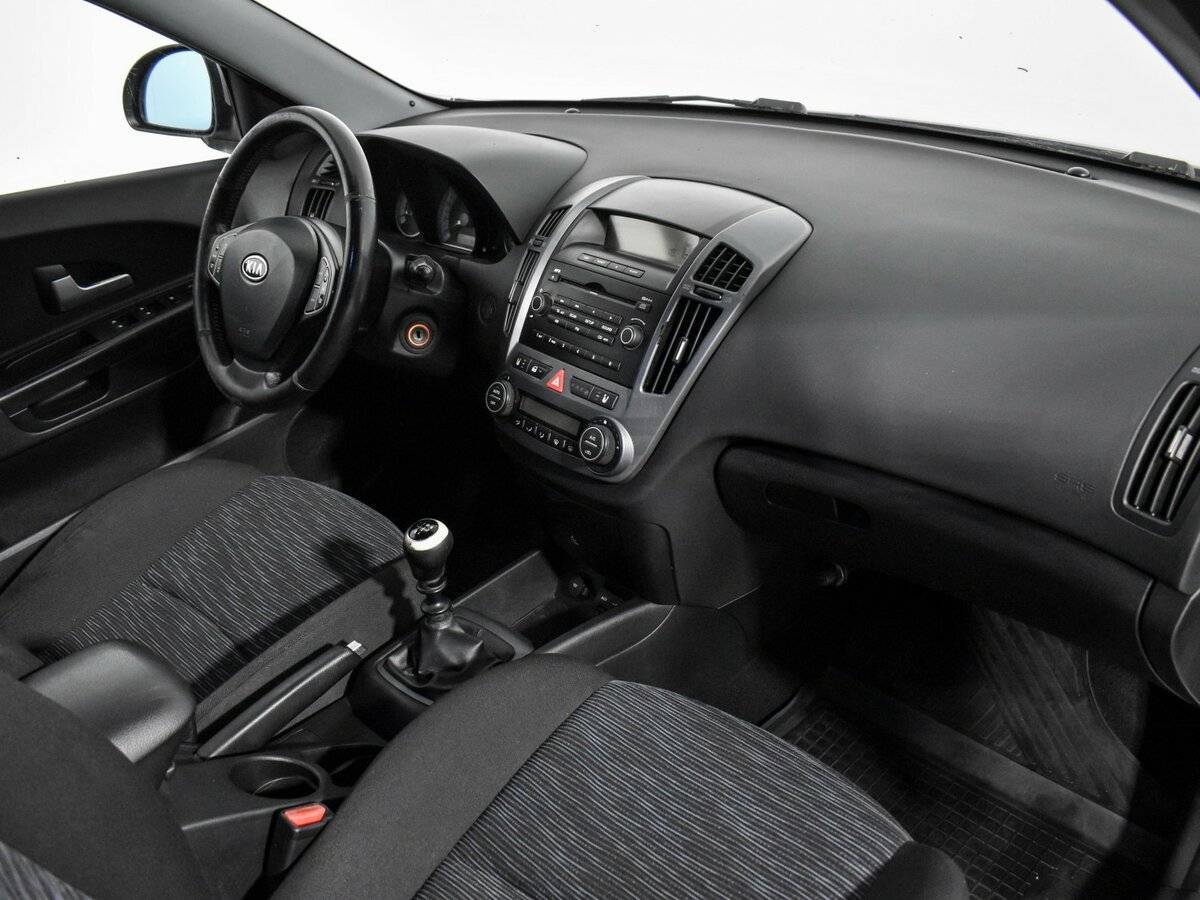 Kia Ceed с пробегом — 2009 год. Фото: #11