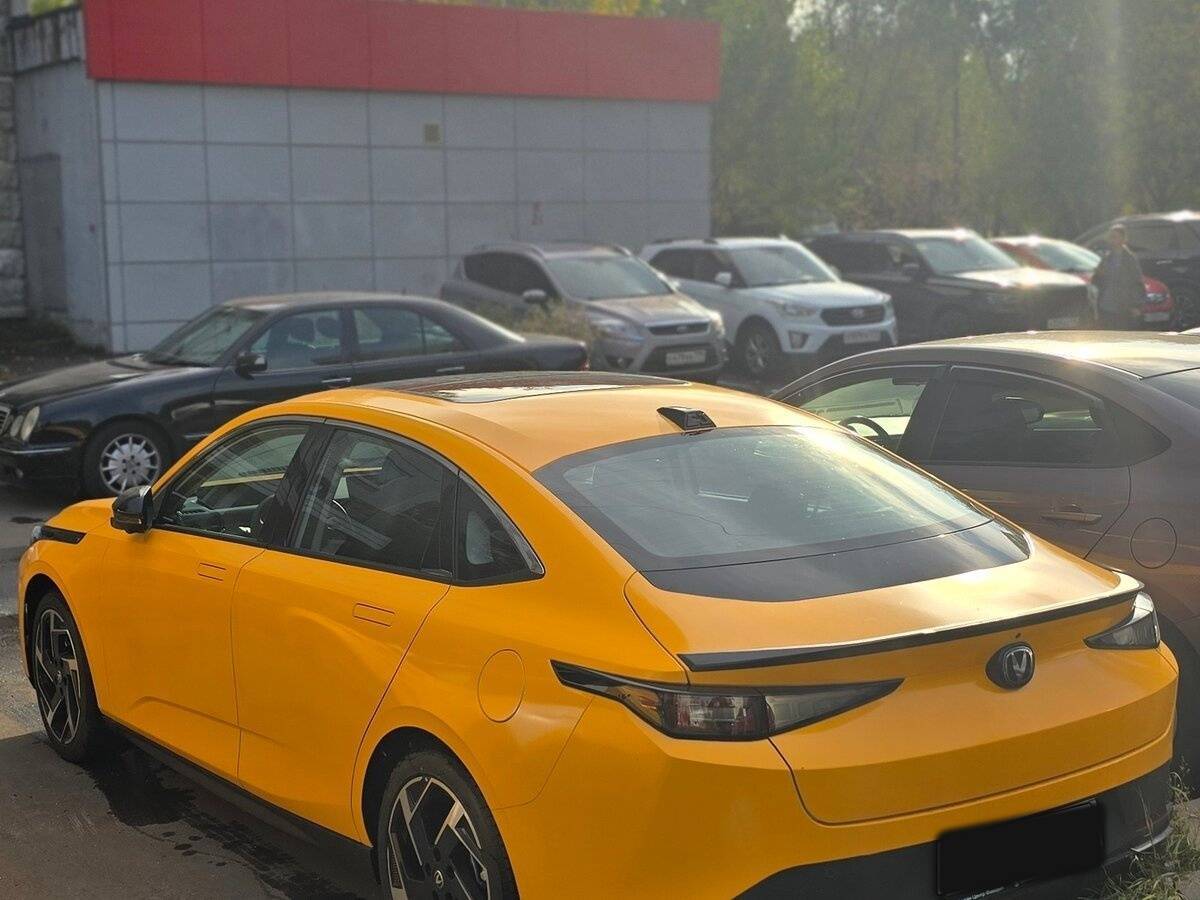 Changan Lamore с пробегом — 2024 год. Фото: #2