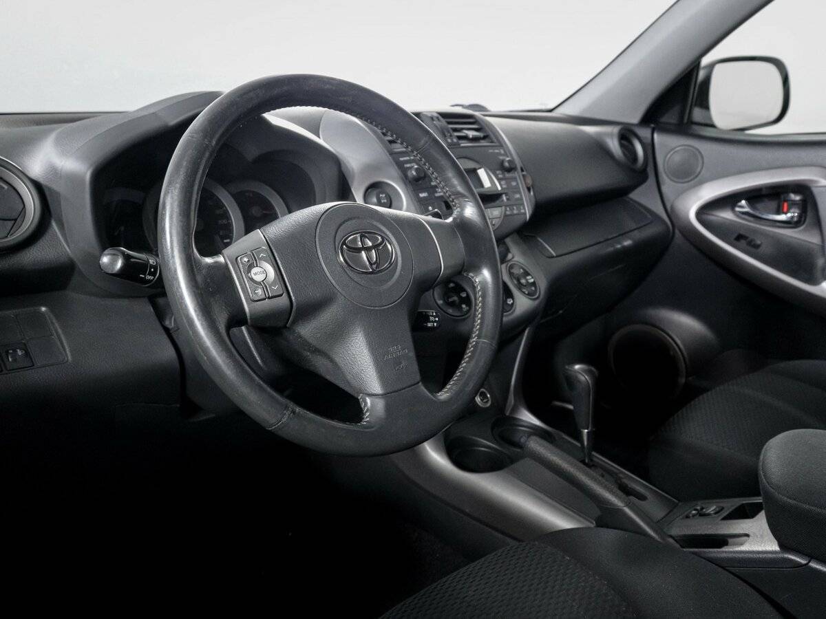 Toyota RAV4 с пробегом — 2007 год. Фото: #13