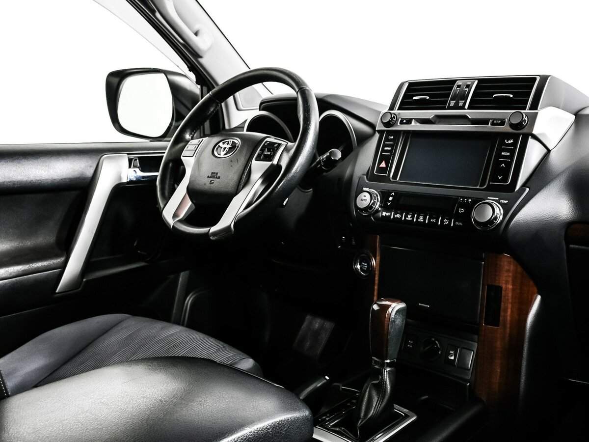 Toyota Land Cruiser Prado с пробегом — 2016 год. Фото: #8