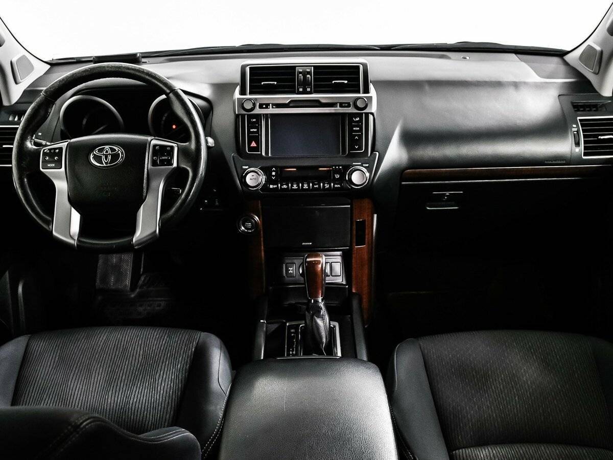 Toyota Land Cruiser Prado с пробегом — 2016 год. Фото: #10