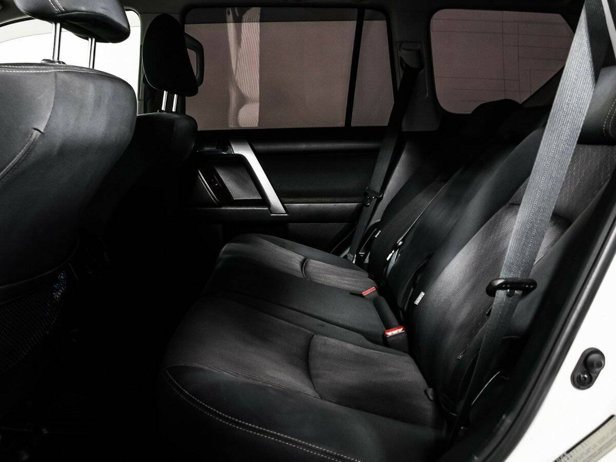 Toyota Land Cruiser Prado с пробегом — 2016 год. Фото: #12