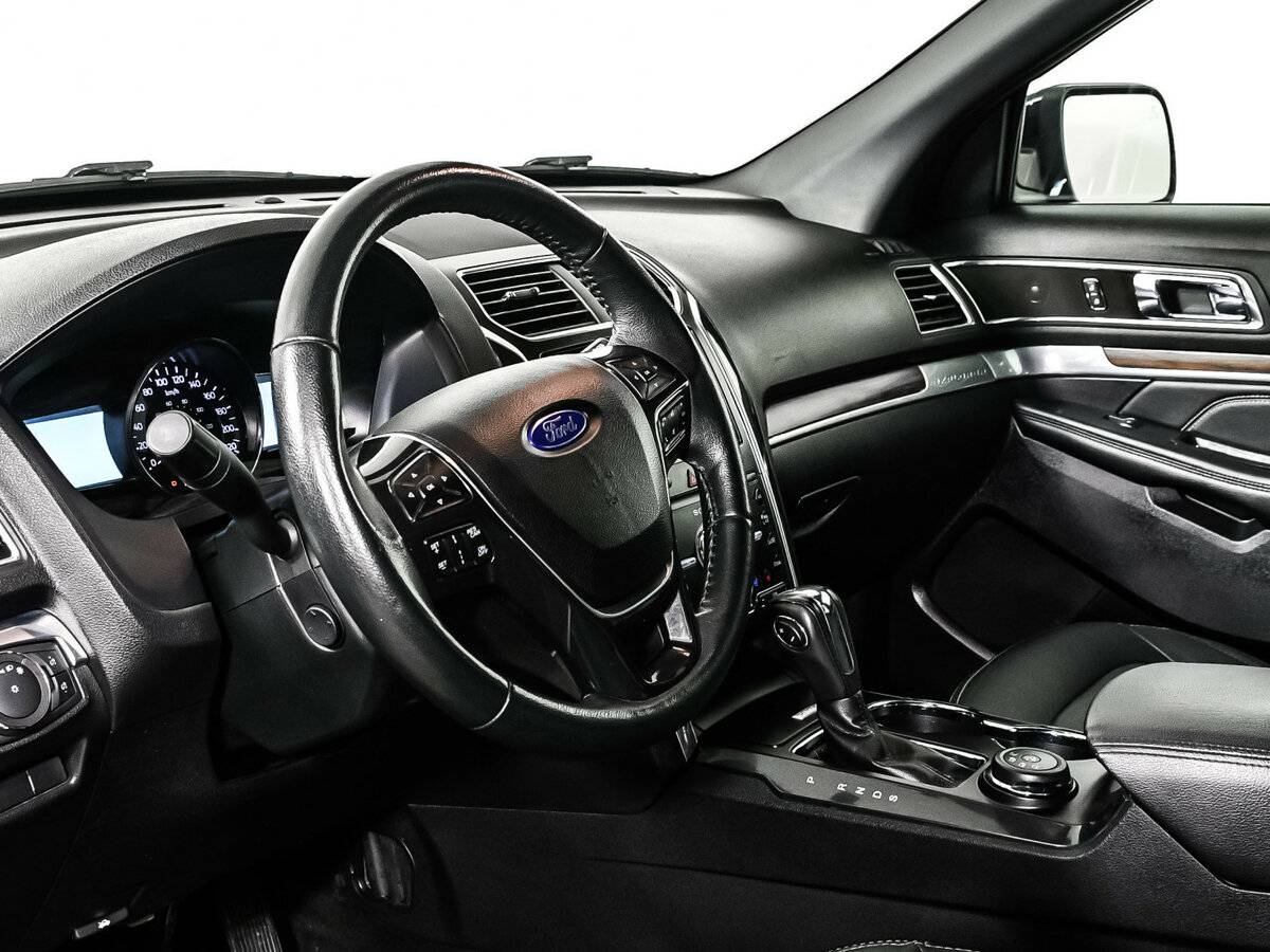 Ford Explorer с пробегом — 2019 год. Фото: #11
