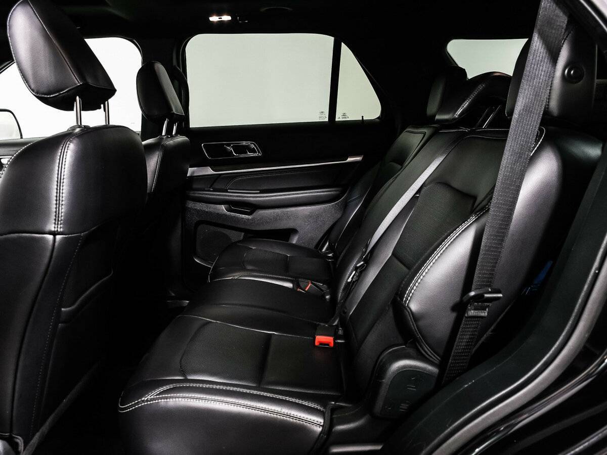 Ford Explorer с пробегом — 2019 год. Фото: #12