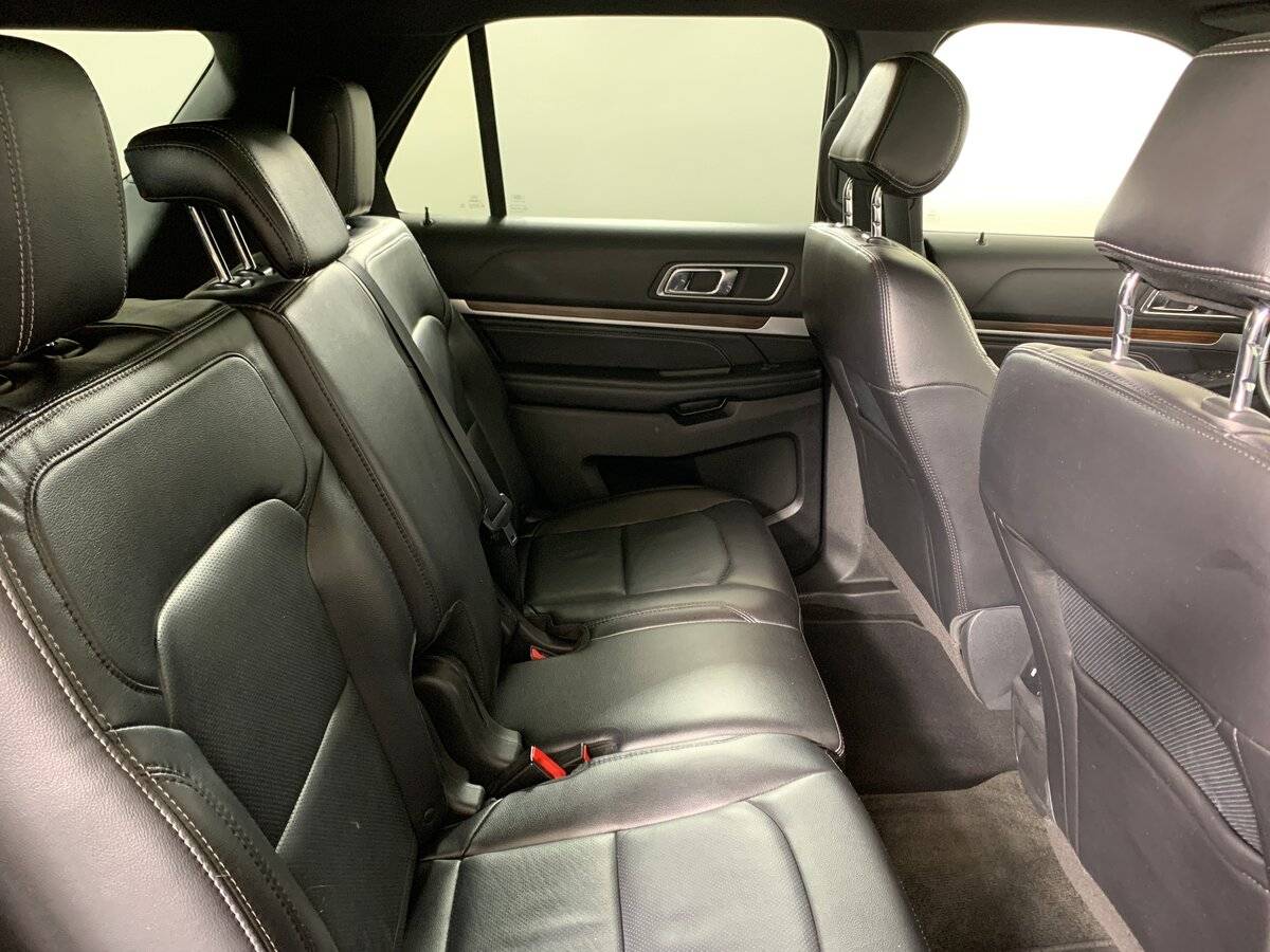 Ford Explorer с пробегом — 2017 год. Фото: #16