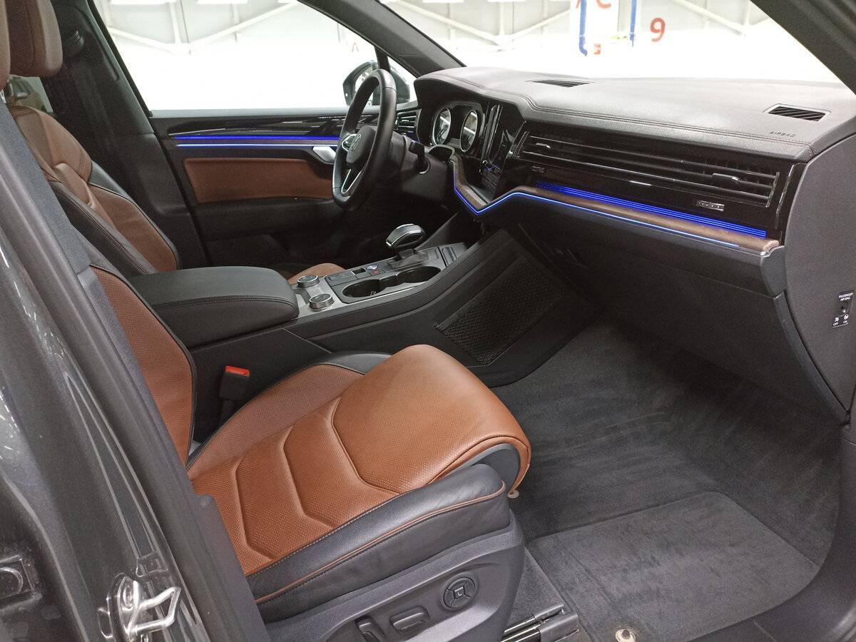 Volkswagen Touareg с пробегом — 2022 год. Фото: #10