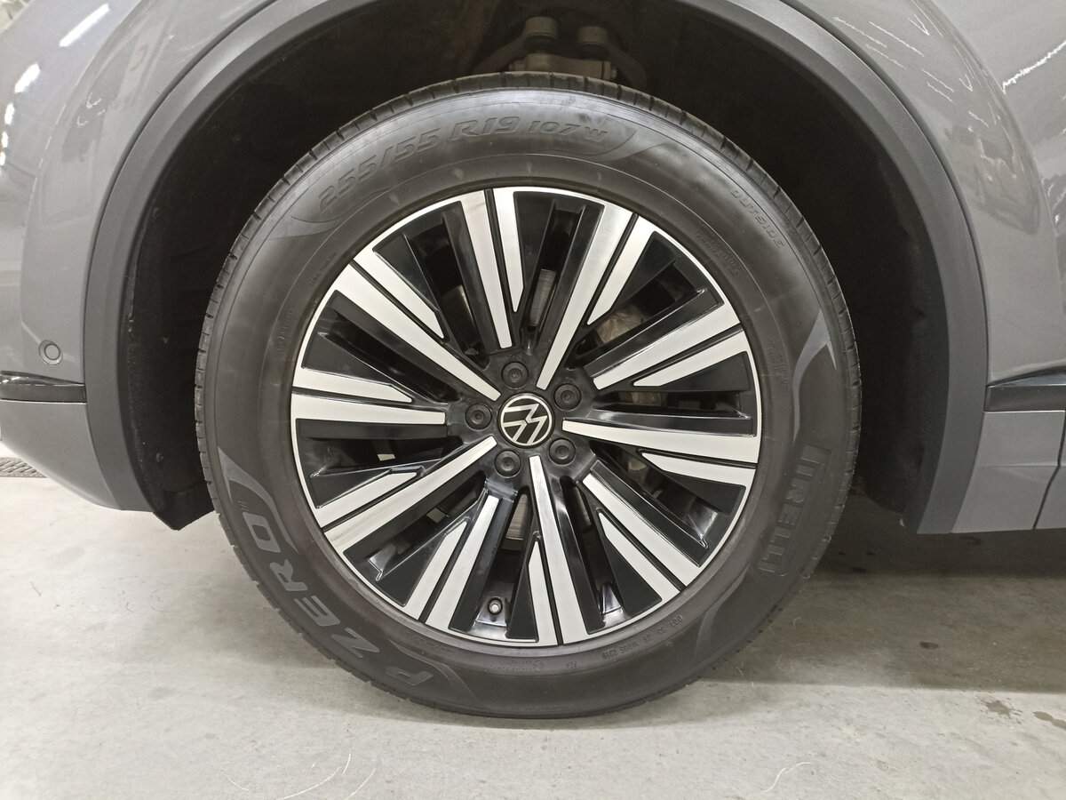 Volkswagen Touareg с пробегом — 2022 год. Фото: #17