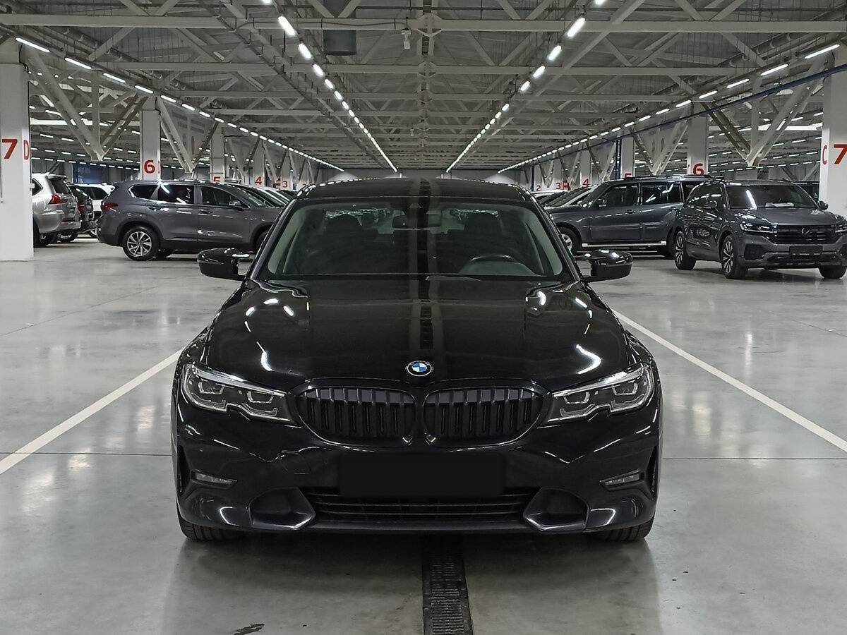 BMW 3 серии с пробегом — 2019 год. Фото: #1