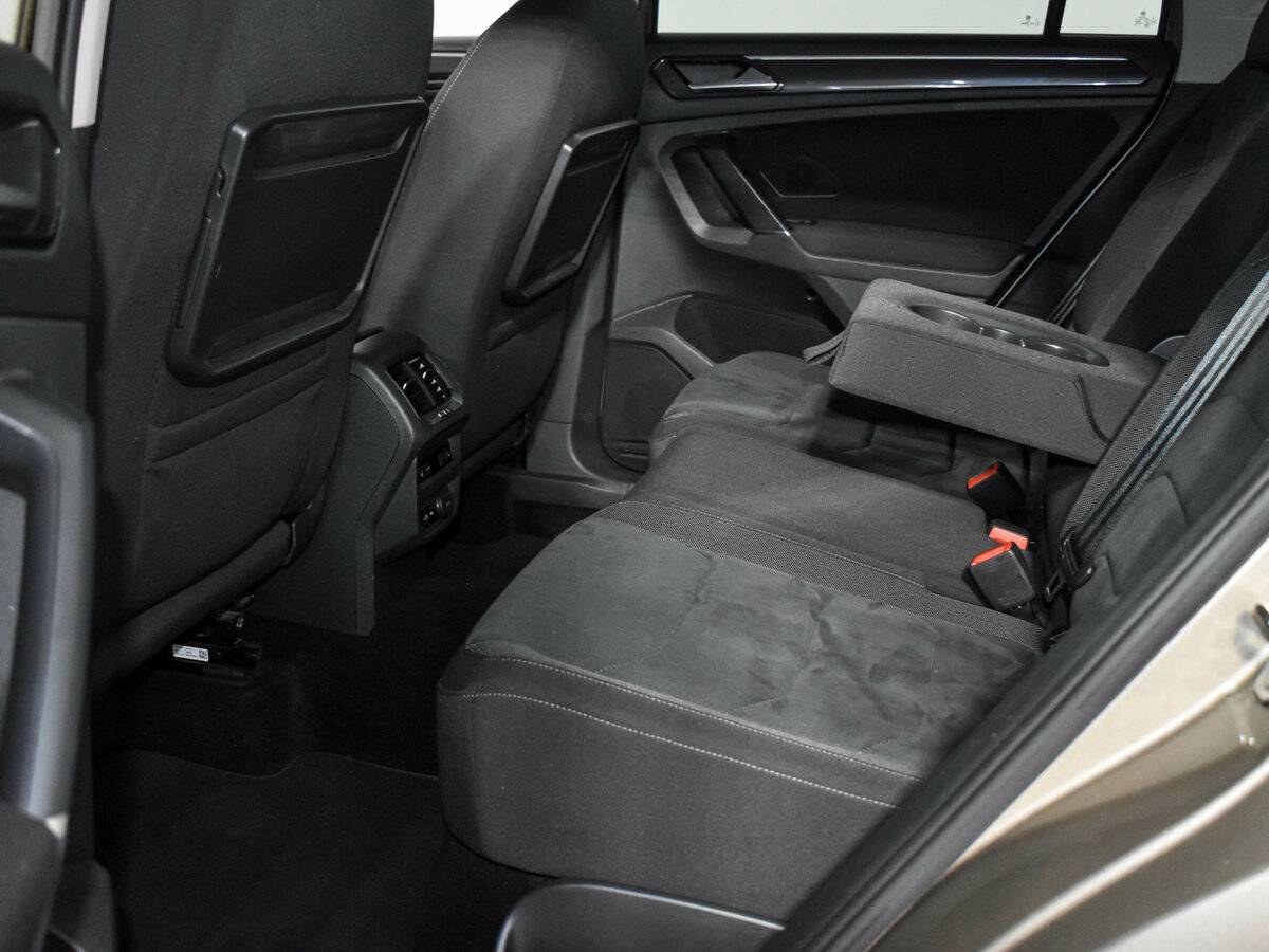 Volkswagen Tiguan с пробегом — 2018 год. Фото: #12