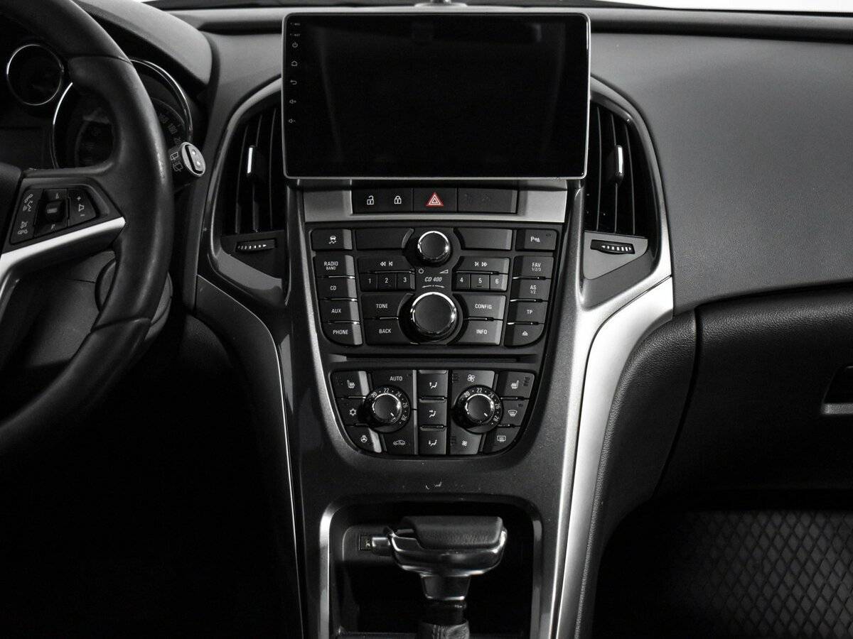 Opel Astra с пробегом — 2013 год. Фото: #13