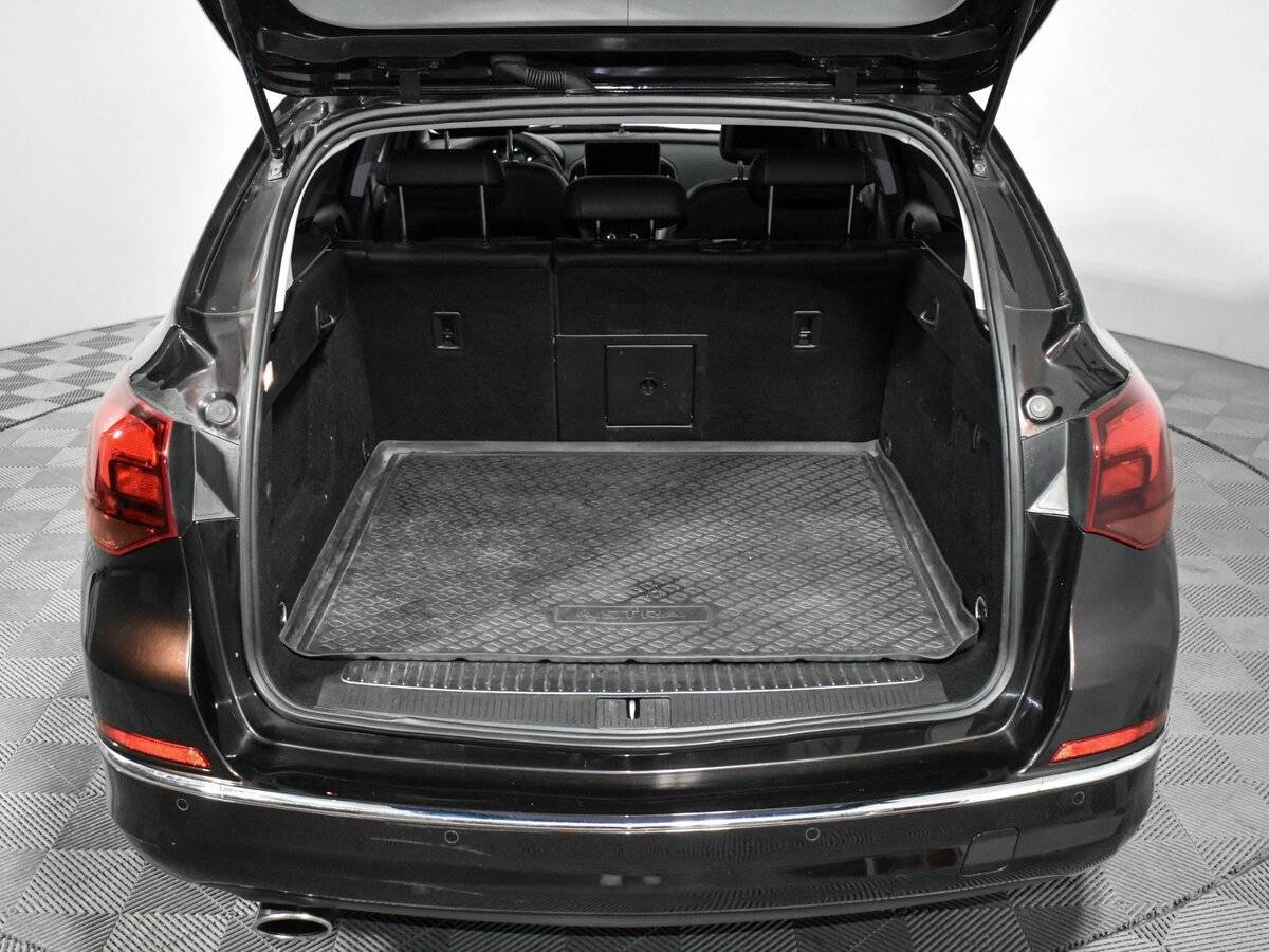 Opel Astra с пробегом — 2013 год. Фото: #18