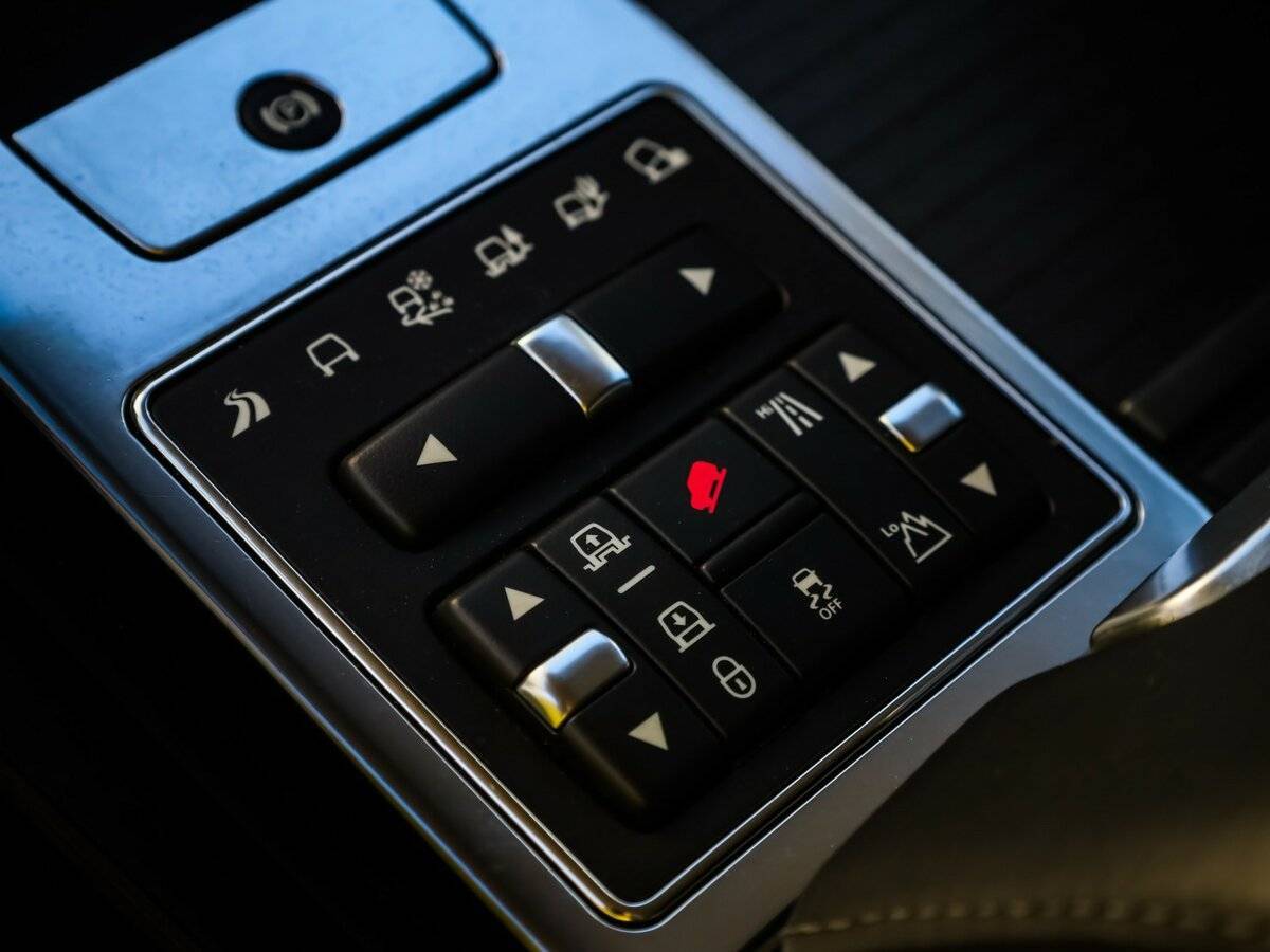 Land Rover Range Rover Sport с пробегом — 2013 год. Фото: #20