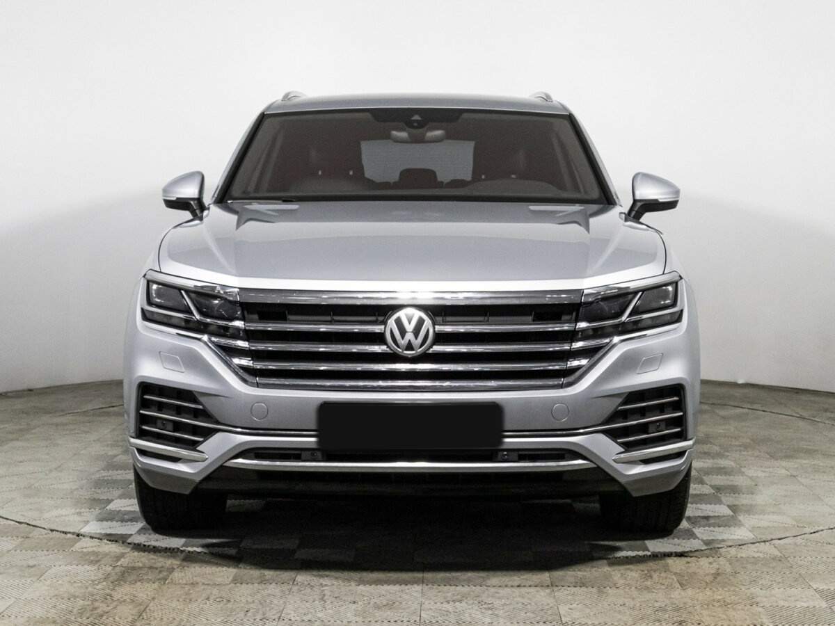 Volkswagen Touareg с пробегом — 2018 год. Фото: #1