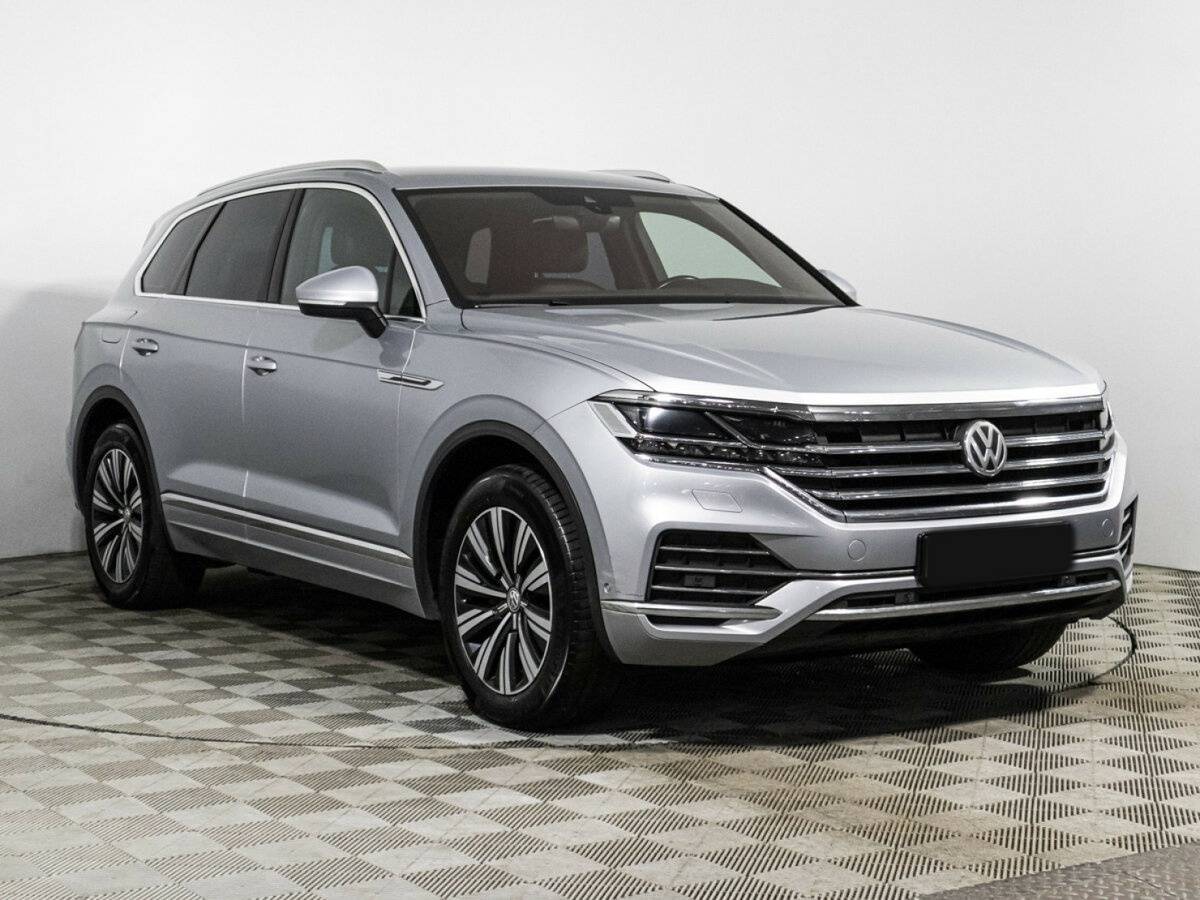 Volkswagen Touareg с пробегом — 2018 год. Фото: #2