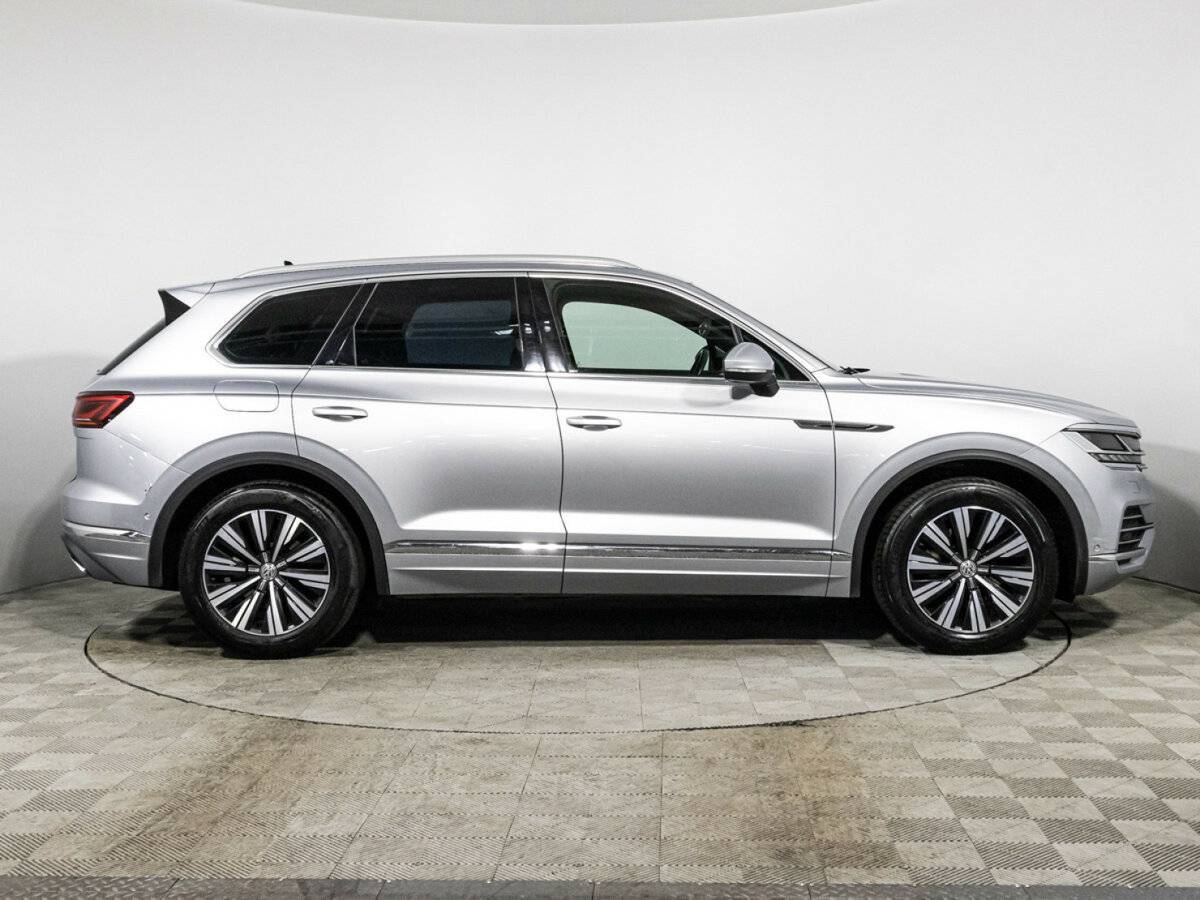 Volkswagen Touareg с пробегом — 2018 год. Фото: #3