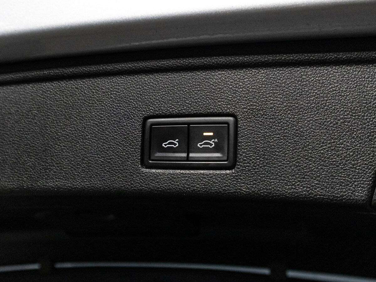 Volkswagen Touareg с пробегом — 2018 год. Фото: #33