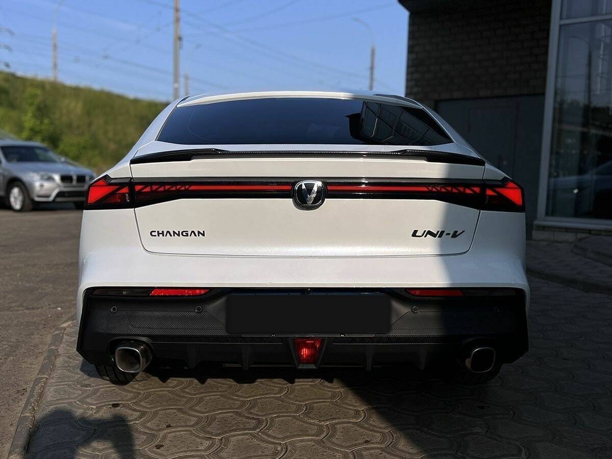 Changan UNI-V с пробегом — 2023 год. Фото: #3