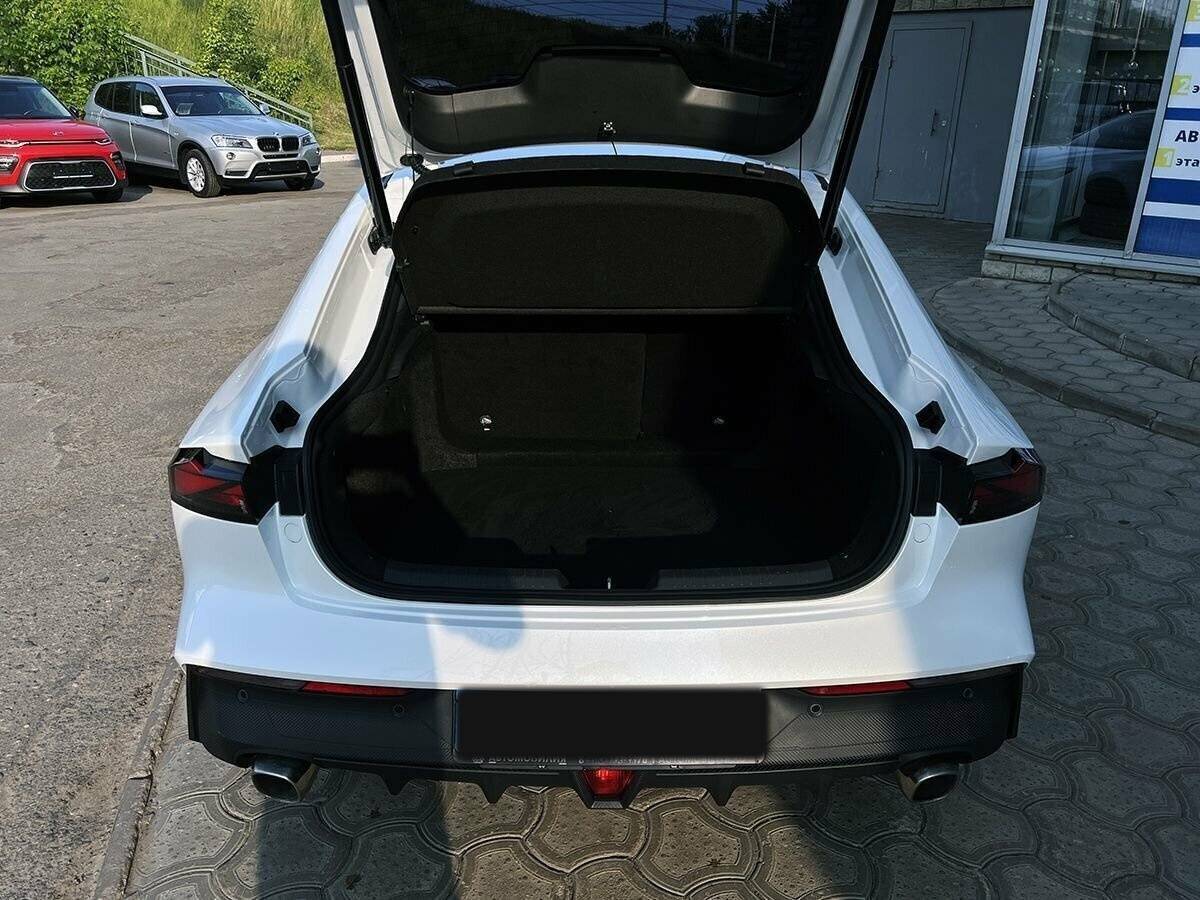 Changan UNI-V с пробегом — 2023 год. Фото: #8