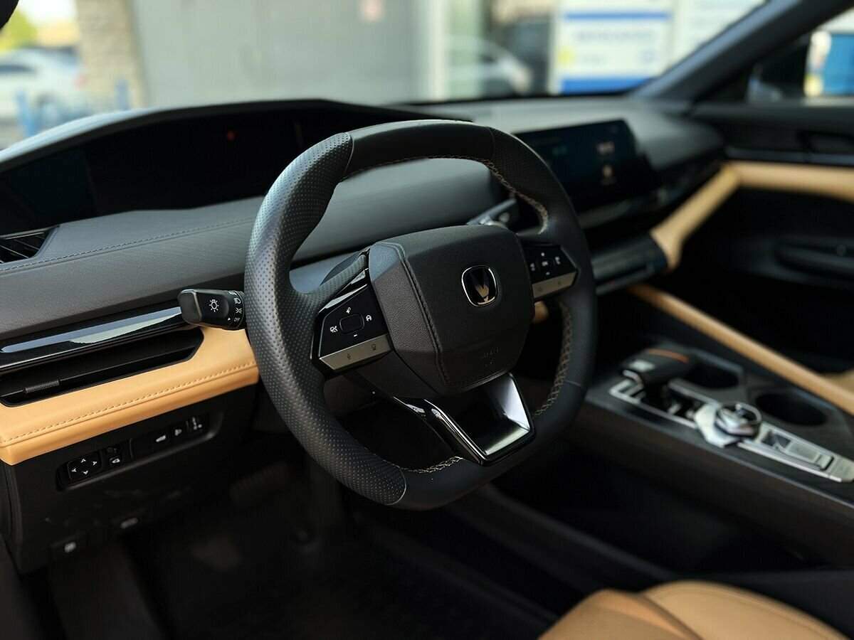 Changan UNI-V с пробегом — 2023 год. Фото: #10