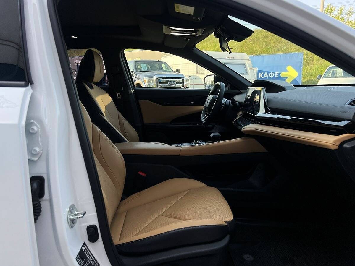 Changan UNI-V с пробегом — 2023 год. Фото: #11